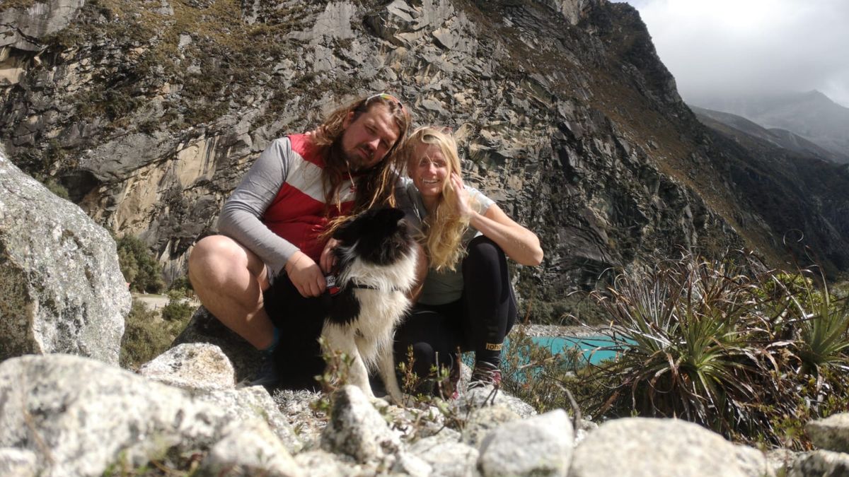 Dvojice Čechů vyrazila do světa pátrat po štěstí. V penězích a majetku ho nenašla